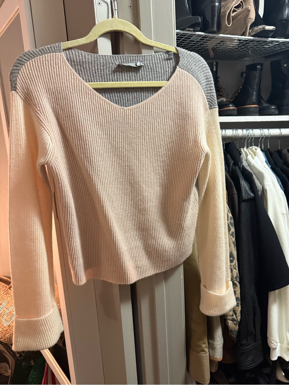 Women's Three Tone V-Neck Ribbed Sweater - Cream with Gray Trim